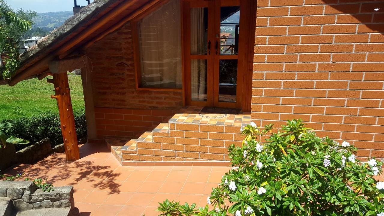 Atallaro Hospedaje Otavalo Exterior photo